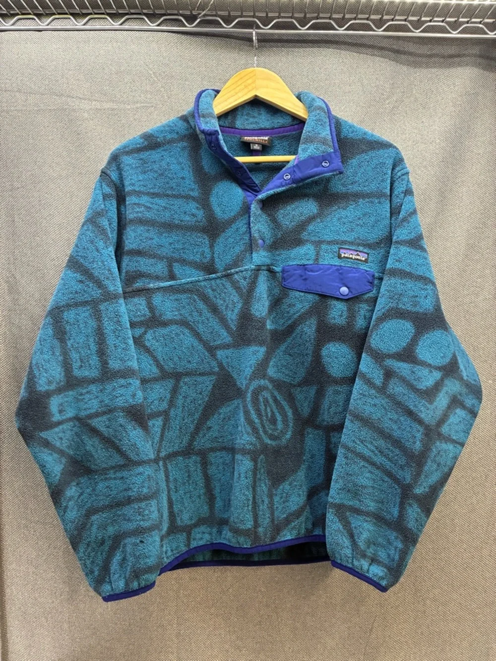2015 PATAGONIA SYNCHILLA SNAP-T PULLOVER, SHALE/NAVY ABSTRACT PRINT RETIRED/RARE - Picture 16 of 16